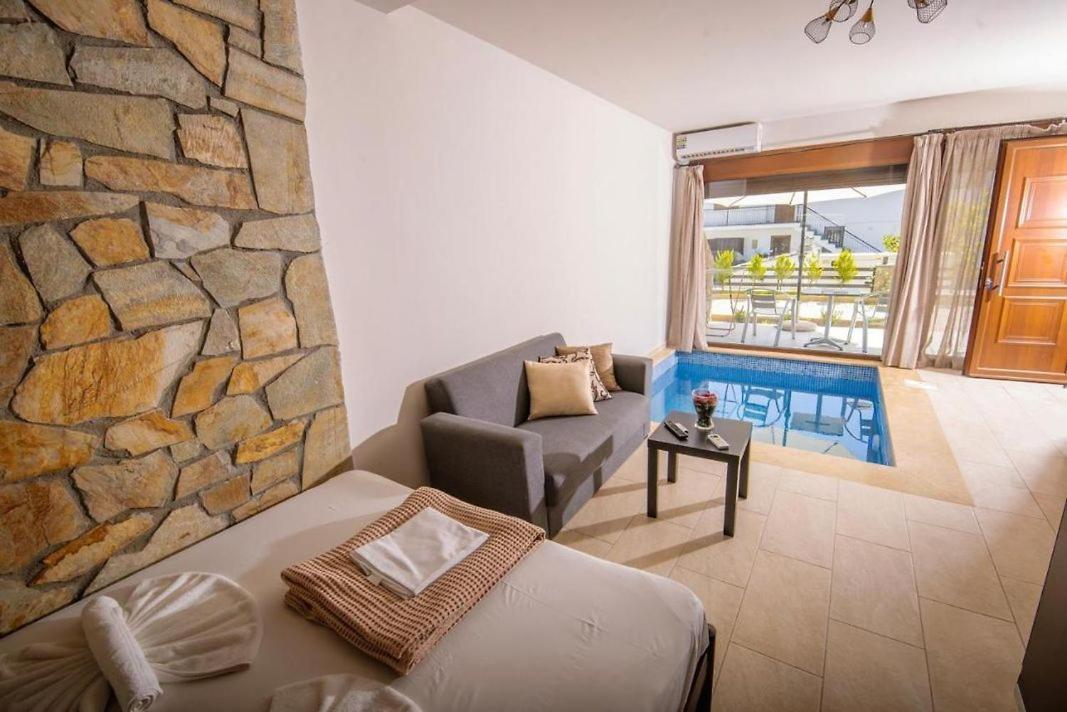 Stone Suites Пефкохори Экстерьер фото